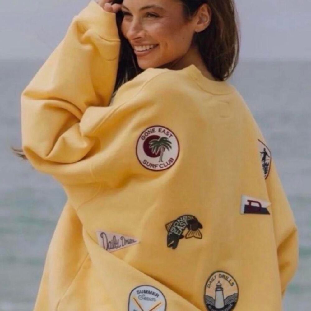 Daily Drills heavyweight oversized out east patch sweatshirt in sunny XS/S
